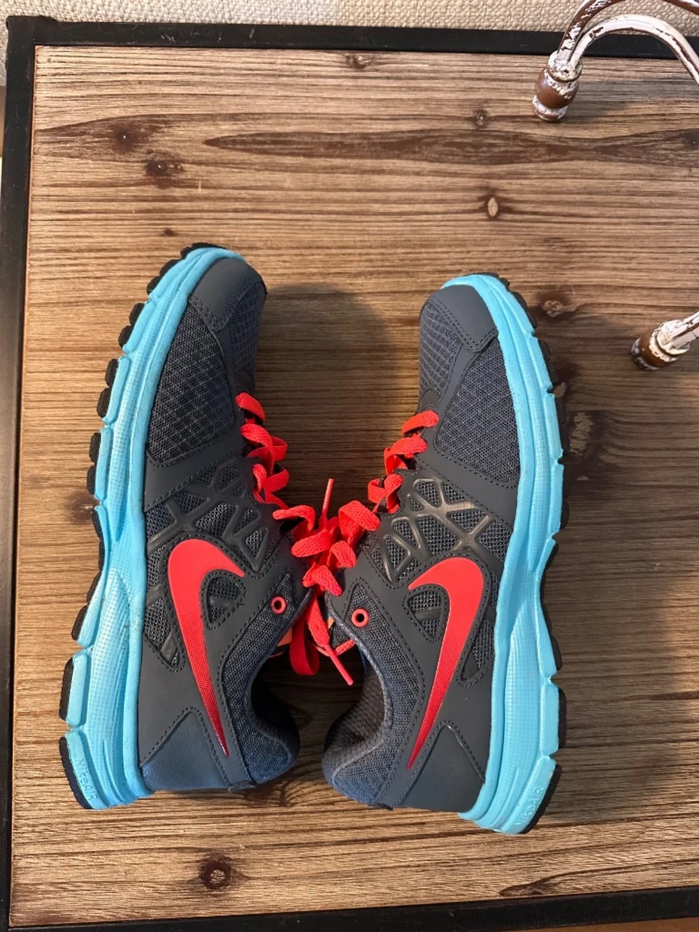 Nike Relentless 2 Running Shoe, size 8, Turquoise, gray and coral - EUC